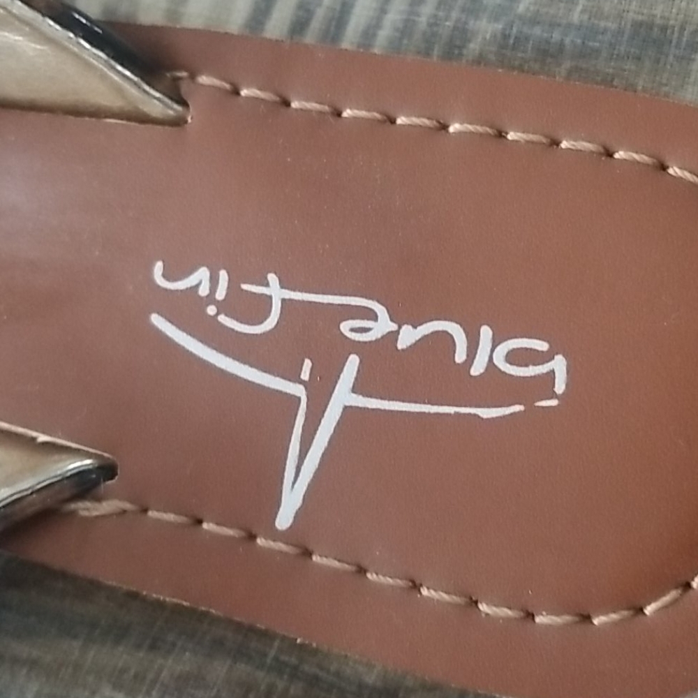 Shoes - Picture 3 of 4